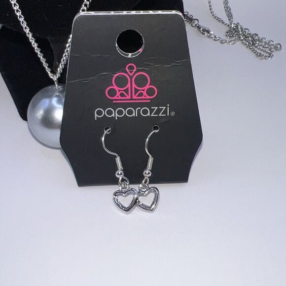 Paparazzi Jewelry Set Layered Necklace Heart Earings Silver Globe Oval Belcher - Picture 5 of 6